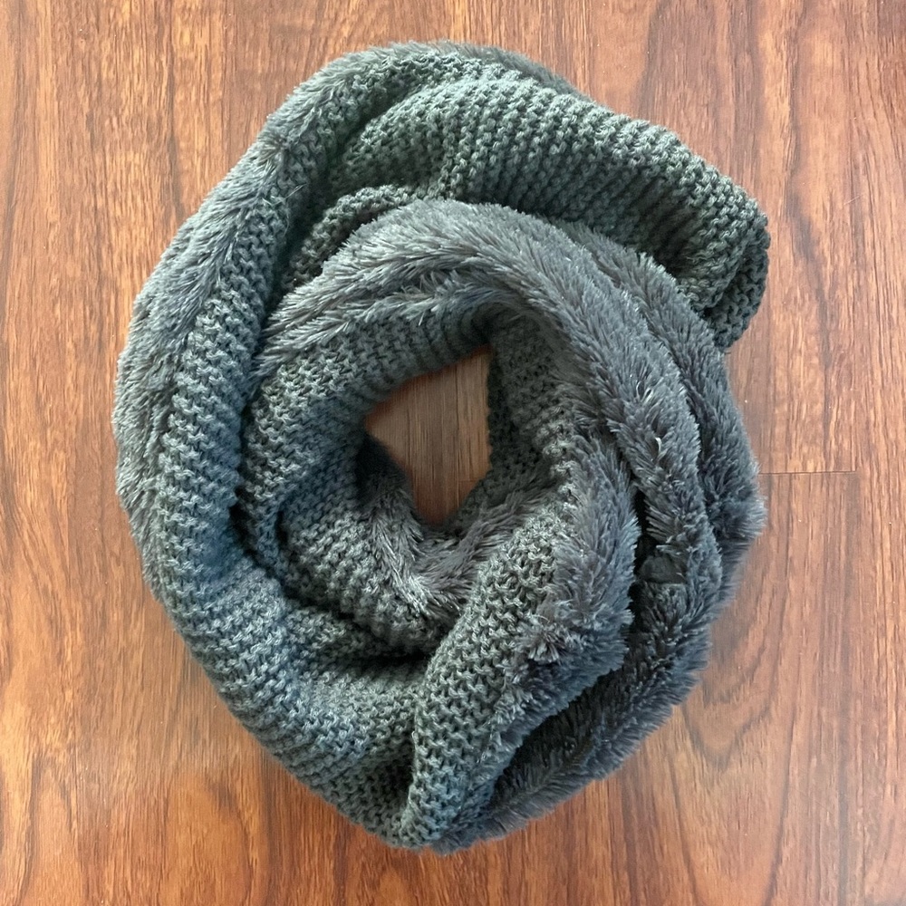 Knit/Faux Fur Infinity Scarf